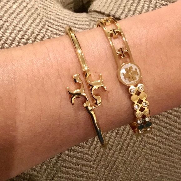 TORY BURCH LOGO BRACELET 18K GOLD PLATED - Picture 1 of 4
